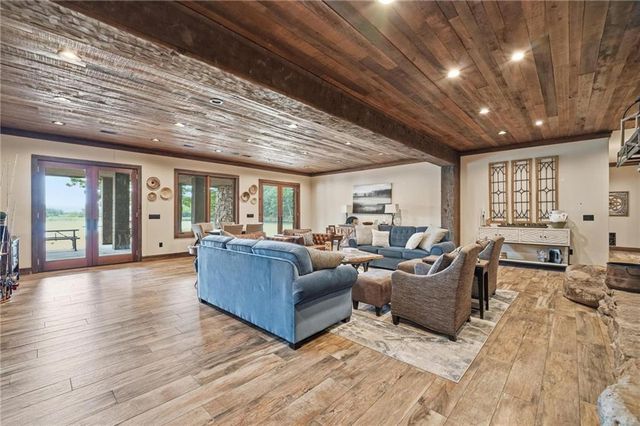 21616 PoorBoy Road, Warsaw, MO 65355