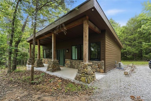 21616 PoorBoy Road, Warsaw, MO 65355