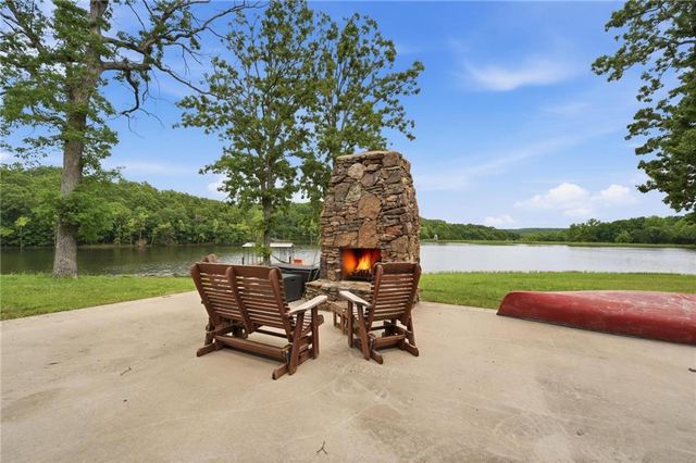 21616 PoorBoy Road, Warsaw, MO 65355