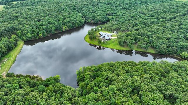 21616 PoorBoy Road, Warsaw, MO 65355