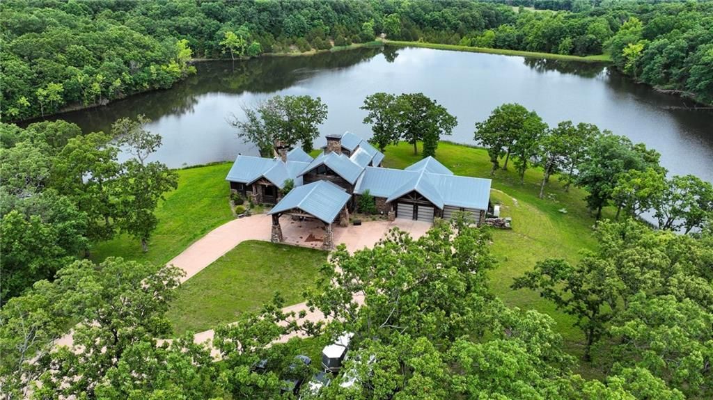 21616 PoorBoy Road, Warsaw, MO 65355