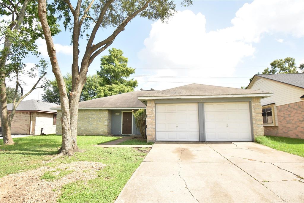 15926 Pfeiffer Drive, Houston, TX 77082