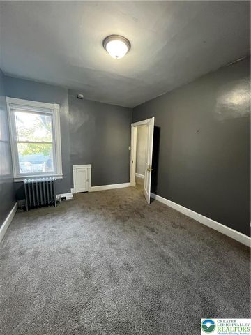 122 South Spruce Street, Nazareth Boro, PA 18064