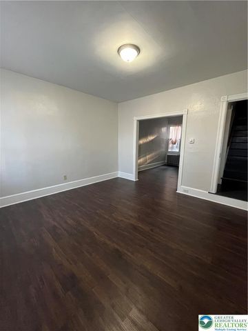 122 South Spruce Street, Nazareth Boro, PA 18064