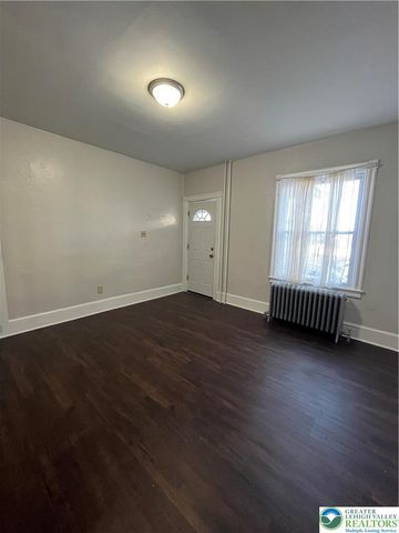 122 South Spruce Street, Nazareth Boro, PA 18064
