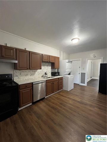 122 South Spruce Street, Nazareth Boro, PA 18064