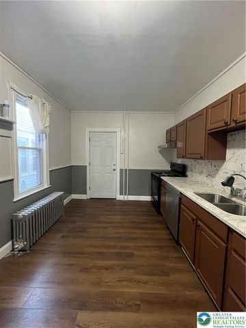 122 South Spruce Street, Nazareth Boro, PA 18064