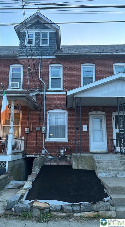 122 South Spruce Street, Nazareth Boro, PA 18064