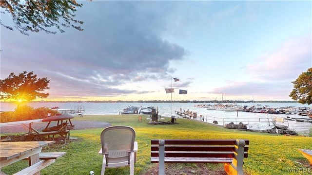 3535 Warner Drive, Grand Island, NY 14072