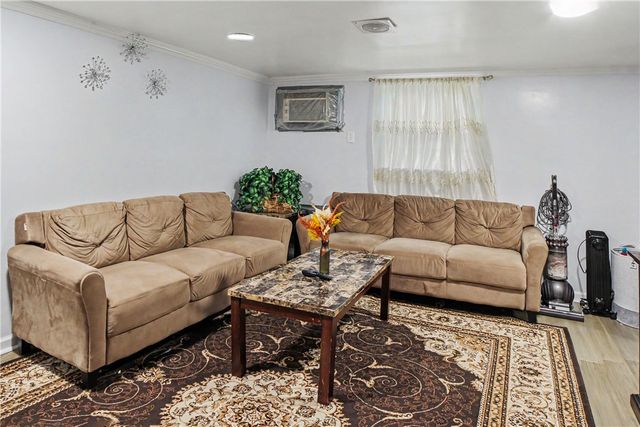1038 Ardmore Manor Dr, Braddock Hills, PA 15221