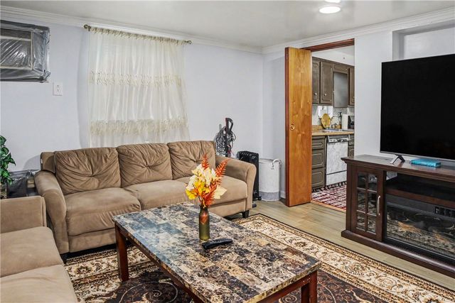 1038 Ardmore Manor Dr, Braddock Hills, PA 15221