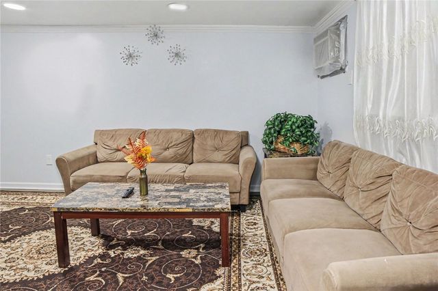 1038 Ardmore Manor Dr, Braddock Hills, PA 15221