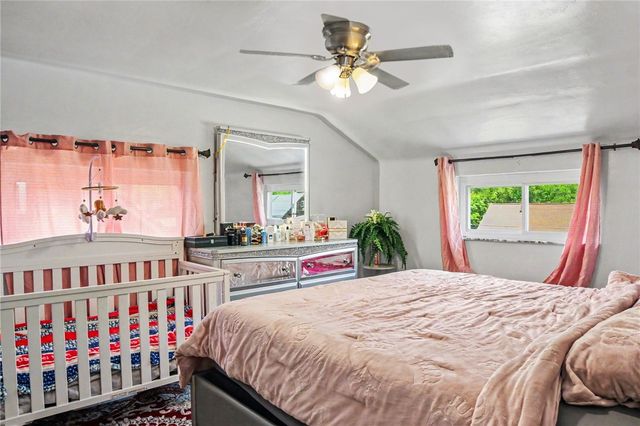 1038 Ardmore Manor Dr, Braddock Hills, PA 15221