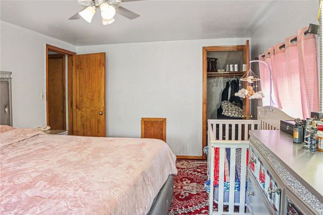 1038 Ardmore Manor Dr, Braddock Hills, PA 15221
