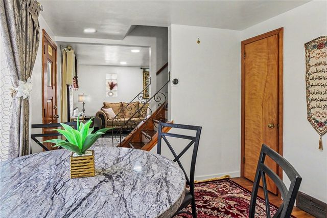 1038 Ardmore Manor Dr, Braddock Hills, PA 15221