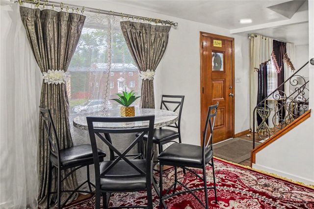 1038 Ardmore Manor Dr, Braddock Hills, PA 15221
