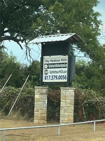 818 E Aquarius Court, Granbury, TX 76049