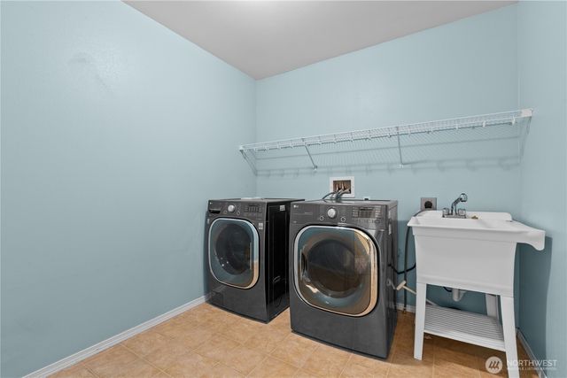 3876 Aldergrove Road, Ferndale, WA 98248