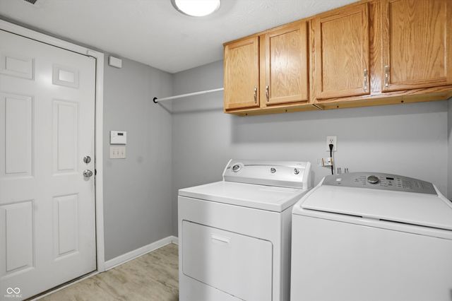 6385 Hillview Circle, Fishers, IN 46038