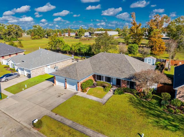 301 Hawthorne Dr, Houma, LA 70360