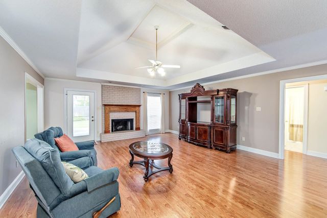 301 Hawthorne Dr, Houma, LA 70360