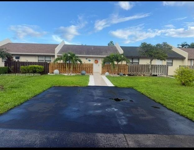 1327 Towhee St, Homestead, FL 33035