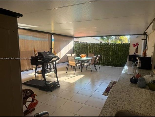 1327 Towhee St, Homestead, FL 33035