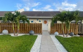 1327 Towhee St, Homestead, FL 33035