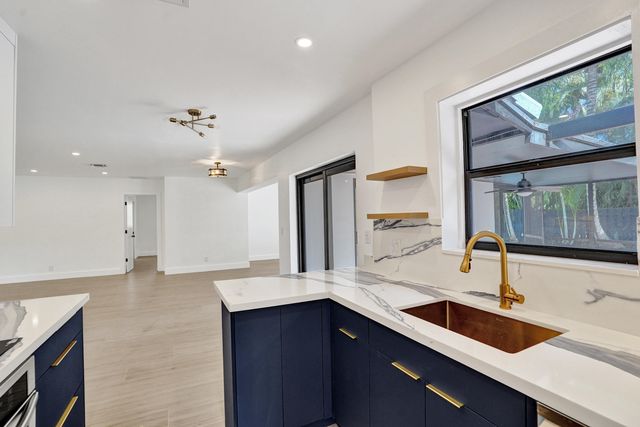 1250 SW 4TH Street, Boca Raton, FL 33486