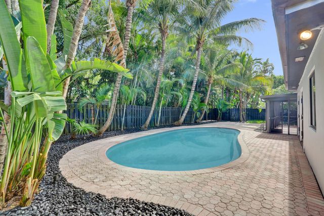1250 SW 4TH Street, Boca Raton, FL 33486