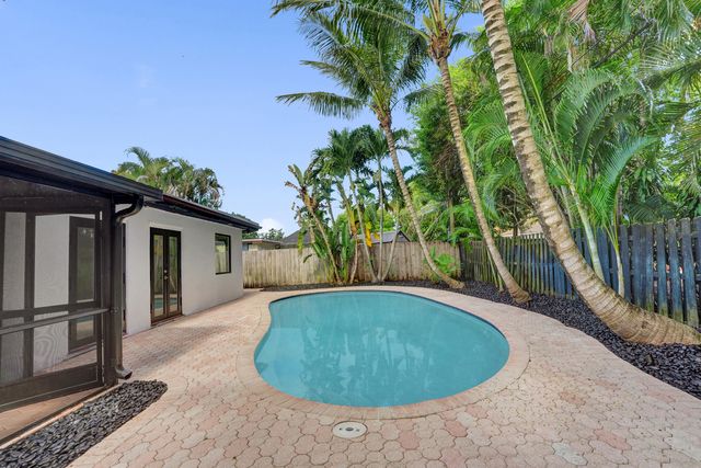 1250 SW 4TH Street, Boca Raton, FL 33486