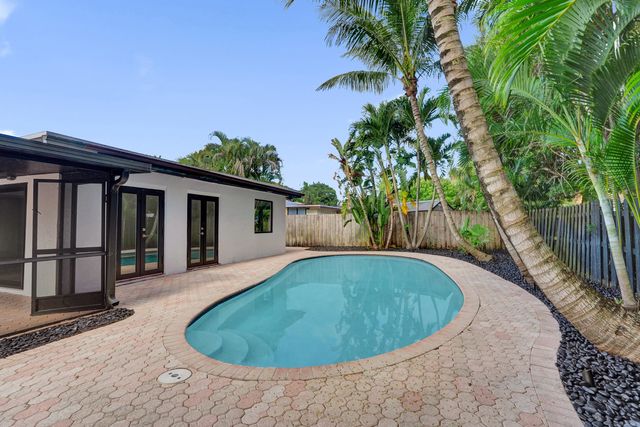 1250 SW 4TH Street, Boca Raton, FL 33486