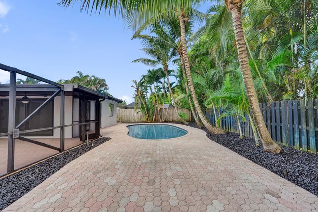 1250 SW 4TH Street, Boca Raton, FL 33486