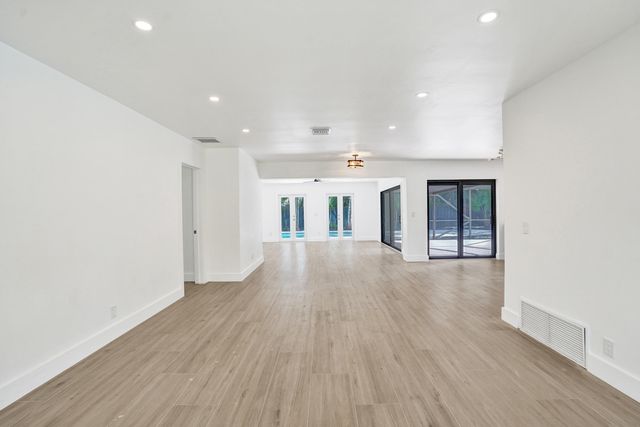 1250 SW 4TH Street, Boca Raton, FL 33486