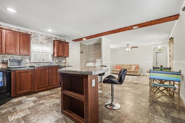530 Key Largo Ave., Murrells Inlet, SC 29576