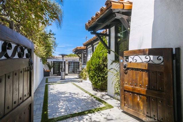 4245 Riverton Avenue, Studio City, CA 91602