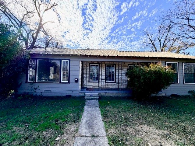 2503 Belmeade Street, Brownwood, TX 76801