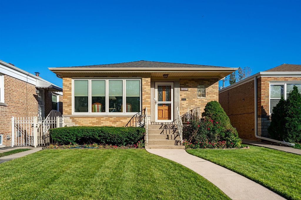 6027 N Jersey Avenue, Chicago, IL 60659 — photo 2