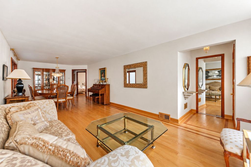 6027 N Jersey Avenue, Chicago, IL 60659 — photo 4