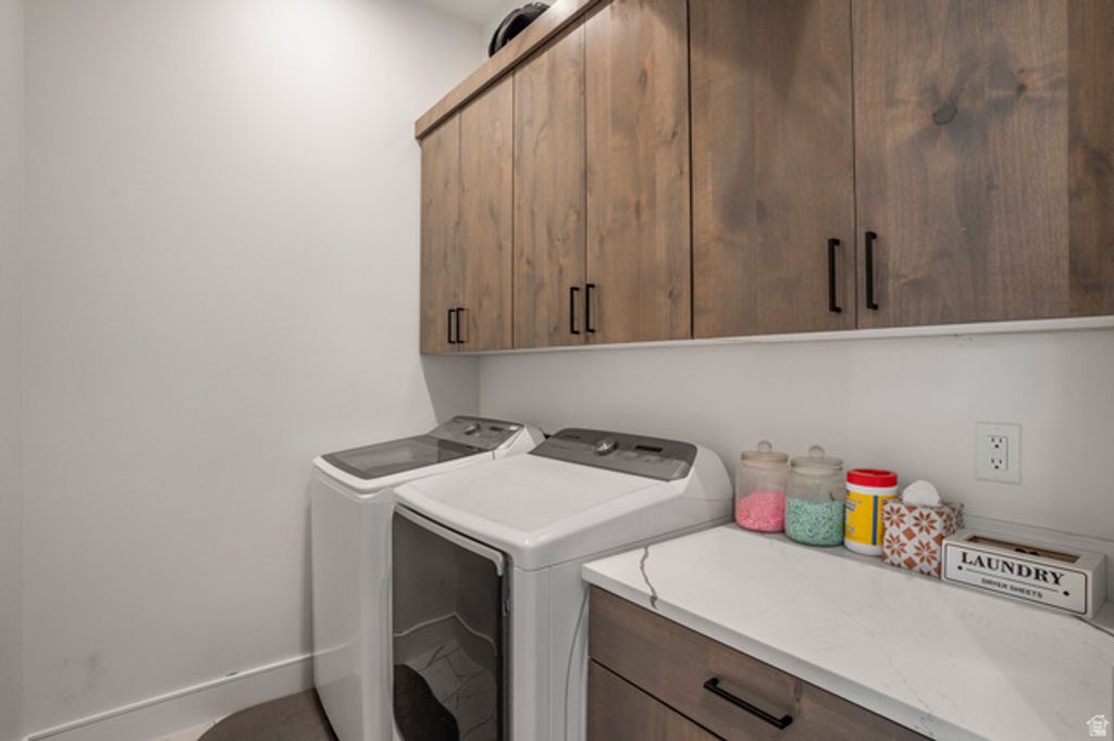 Image 15 of property listing at 1861 W 300 N, Hurricane, UT 84737