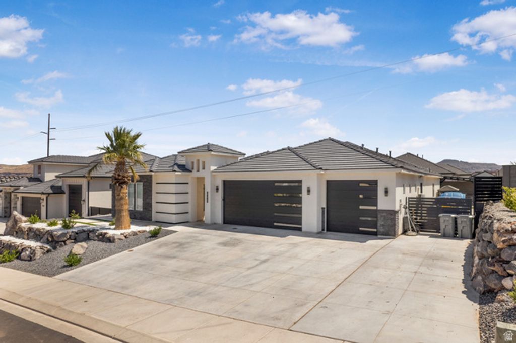 Image 3 of property listing at 1861 W 300 N, Hurricane, UT 84737