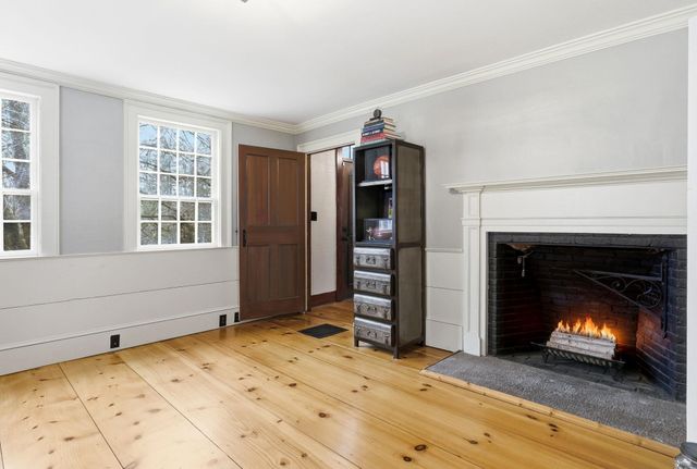 23 Old Manchester Road, Amherst, NH 03031