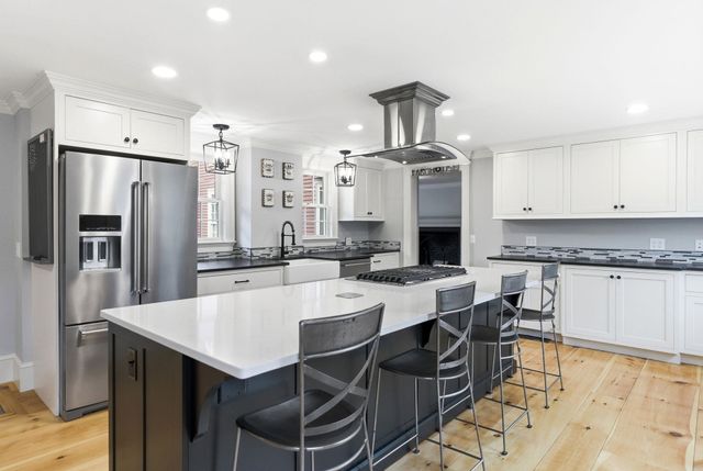 23 Old Manchester Road, Amherst, NH 03031