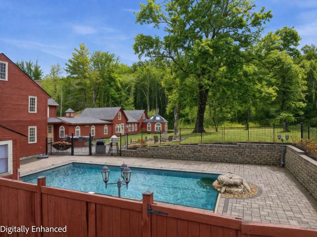 23 Old Manchester Road, Amherst, NH 03031
