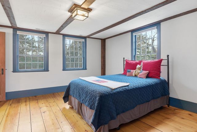 23 Old Manchester Road, Amherst, NH 03031