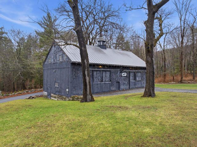 23 Old Manchester Road, Amherst, NH 03031