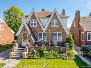 7436 Coolidge, Center Line, MI 48015