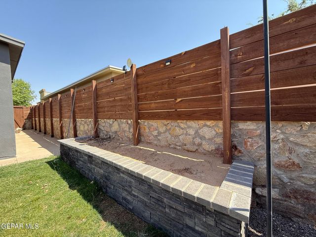 3856 Loma Cortez Drive, El Paso, TX 79938