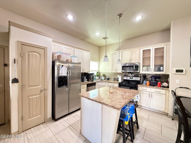 3856 Loma Cortez Drive, El Paso, TX 79938