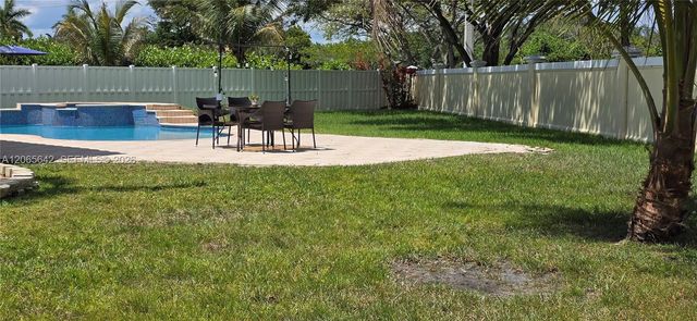 2823 Poinciana Circle, Cooper City, FL 33026